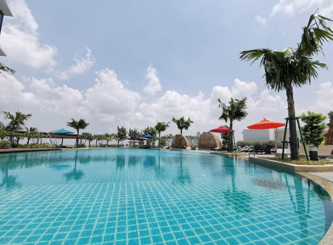 Almas Cozy Studio Escape Netflix 100Mbps Bystay Nusajaya  Bagian luar foto
